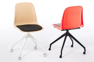 Das Drehgestell ist in weiß und schwarz erhältlich